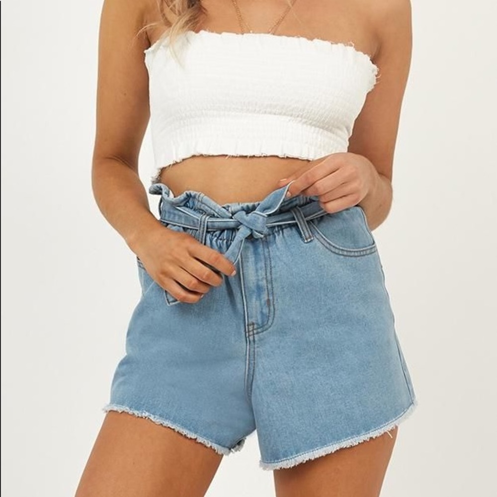 NWT Showpo tie front denim shorts